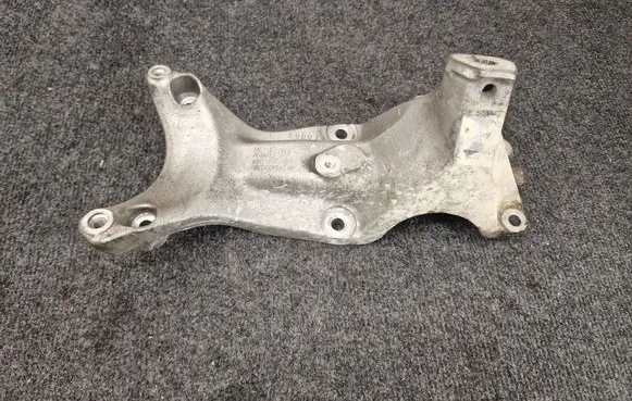 Audi A7 S7 4G Engine mounting bracket 4G0199307