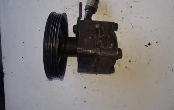 Nissan Almera Power steering pump