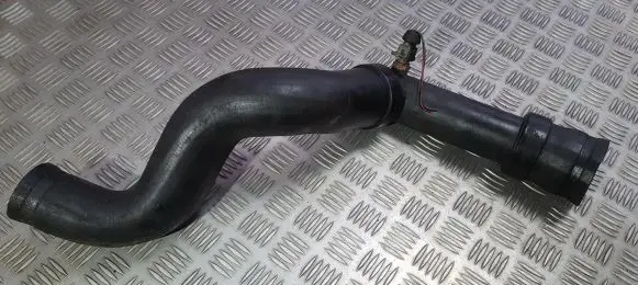 Intercooler hose/pipe
