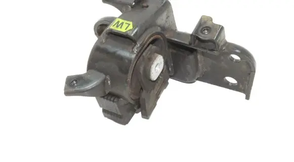 Toyota Verso-S Engine mount bracket 123720X010