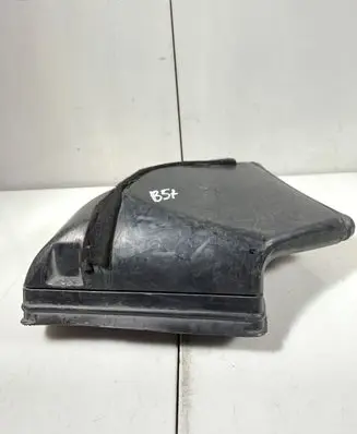 Volkswagen PASSAT B5.5 Air intake duct part 3B0129617D