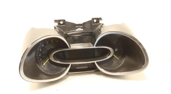 Renault Clio IV Clock 
