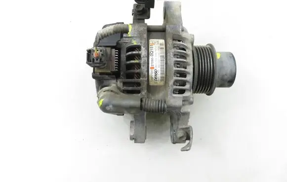 Toyota Yaris Generator/alternator 270600Q151