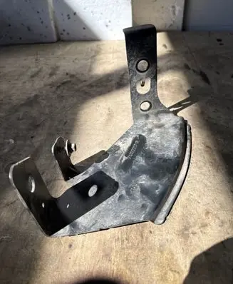 Nissan NV400 Front bumper mounting bracket 744623971R