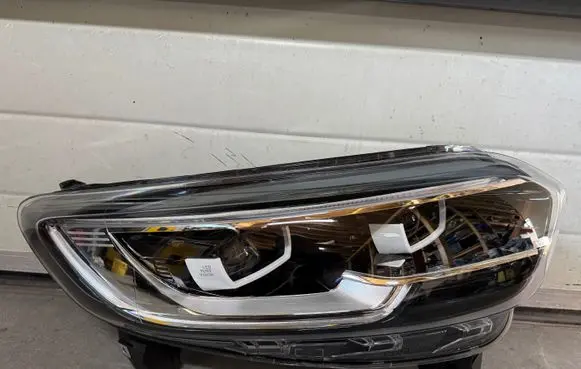 Renault Kadjar Headlight/headlamp 260105759R