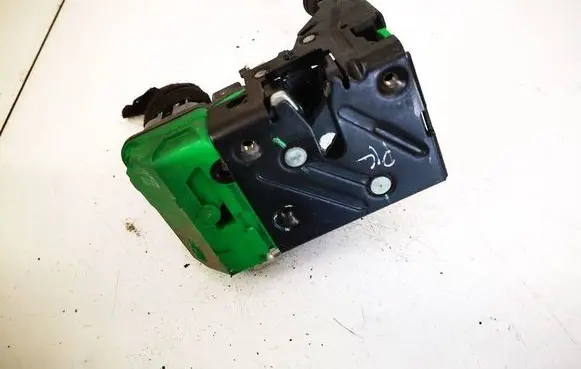 Volvo XC90 Front door lock