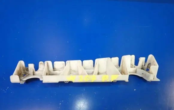 Mercedes-Benz E C207 W207 Front bumper mounting bracket