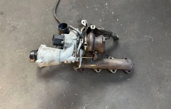 Mercedes-Benz E C207 W207 Turbo A2710903480