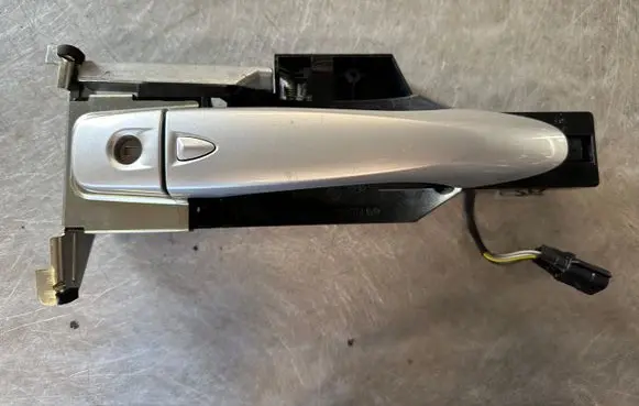 Renault Kadjar Front door exterior handle 806060294R 806068605R