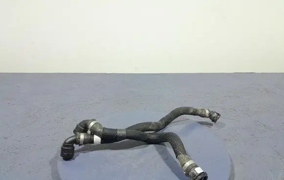 BMW X5 E53 Engine coolant pipe/hose 8476120