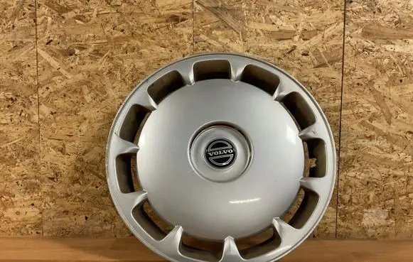 Volvo V70 R16 wheel hub/cap/trim 9173710 1125