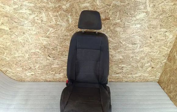 Volkswagen Jetta V Front driver seat 
