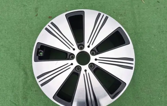 Mercedes-Benz EQB R18 alloy rim A2434010100