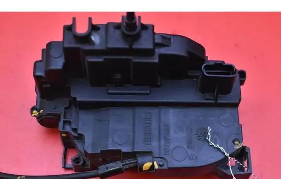 Renault Megane III Front door lock 885020001R