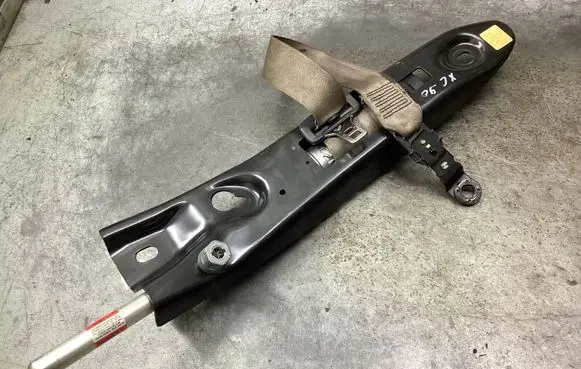 Volvo XC90 Front seatbelt 6008818L0G