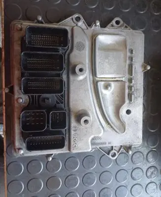 BMW 7 F01 F02 F03 F04 Engine control unit/module 0261S09660 170302867 8617383