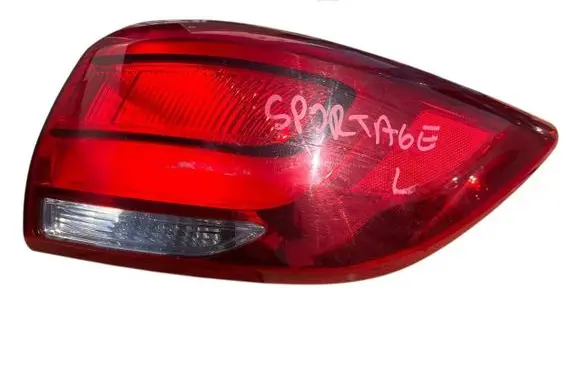 KIA Sportage Rear/tail lights 924023w5