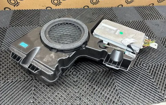 Alfa Romeo Stelvio Subwoofer speaker 50548545 00505489710