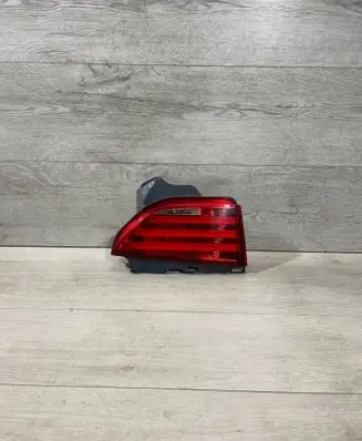 Tailgate rear/tail lights