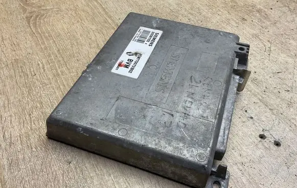 Renault 19 Engine control unit/module S100811102e 7700859511