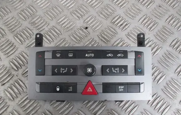 Peugeot 407 Climate control unit 96573322XF