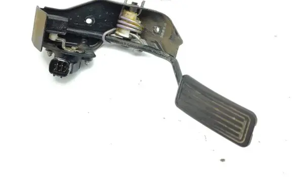 Toyota Avensis T250 Accelerator throttle pedal 8928152021 05H12 1983003041