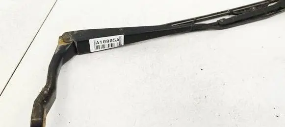 Front wiper blade arm