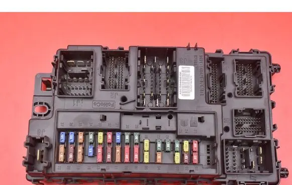 Ford S-MAX Fuse box set FU5T15604BFB