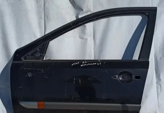 Renault Laguna II Front door Juoda