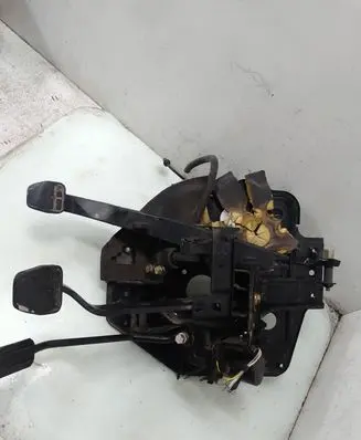 Volkswagen Transporter - Caravelle T4 Pedal assembly 701721315B