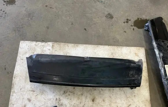 Front bumper lip