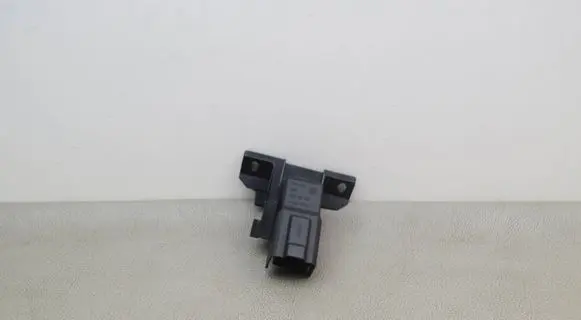 Audi A4 S4 B9 8W Glow plug pre-heat relay 8W0907599