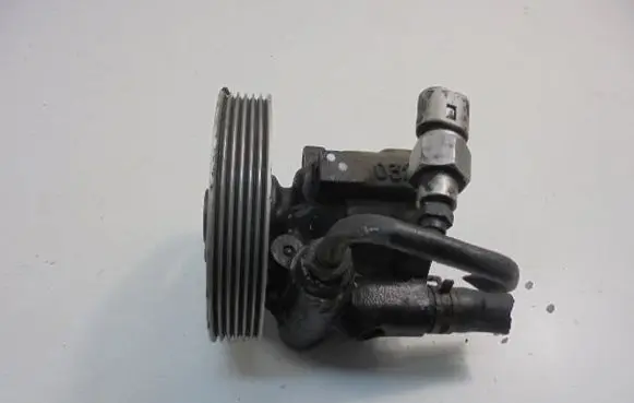 Renault Megane I Power steering pump 7700101192