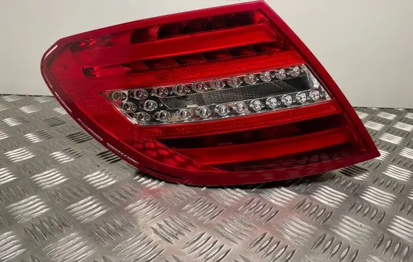 Mercedes-Benz C W204 Rear/tail lights 2049060203