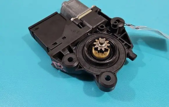 Renault Scenic III - Grand scenic III Rear door window regulator with motor 827303178R IMPRK1395229