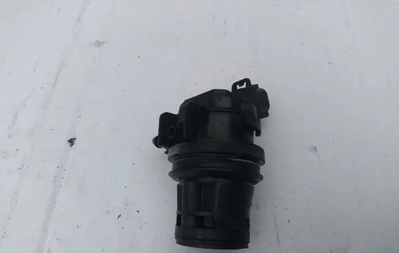 Mazda 3 I Windscreen/windshield washer pump 8603109120