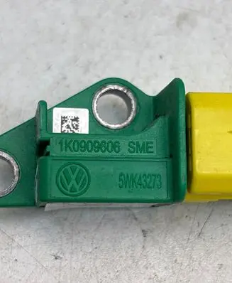 Volkswagen Golf V Airbag deployment crash/impact sensor 1K0909606 5WK43273