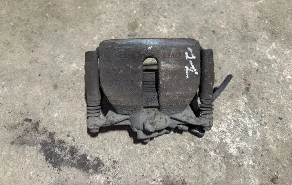 Volkswagen PASSAT B8 Front brake caliper