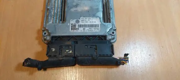 Volkswagen PASSAT B6 Engine control unit/module ECU 0261S02139 03C906056T MED9.5.10