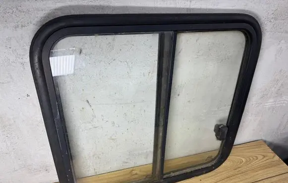 Fiat Ducato Rear door window glass 43R000588