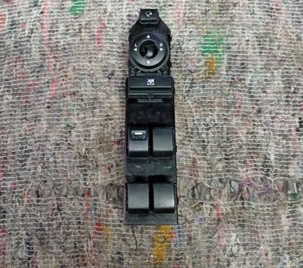 KIA Venga Electric window control switch 935701P420