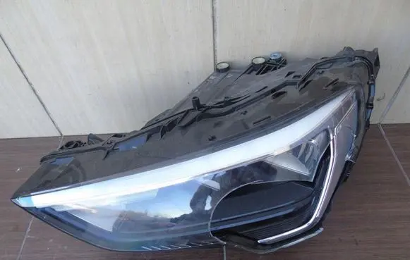 Audi Q3 F3 Headlight/headlamp 83A941011B