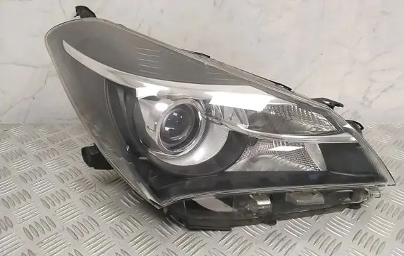 Toyota Yaris Headlight/headlamp 0D1600D161