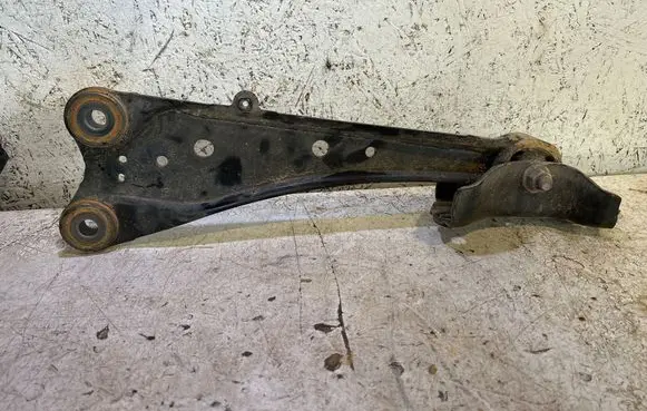 Toyota RAV 4 (XA40) Rear control arm
