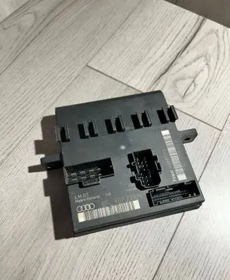 Audi A4 S4 B7 8E 8H Comfort/convenience module 8E0907279N