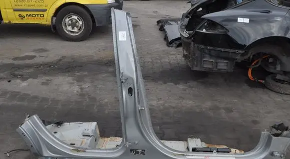 Ford Kuga III Side car body part 