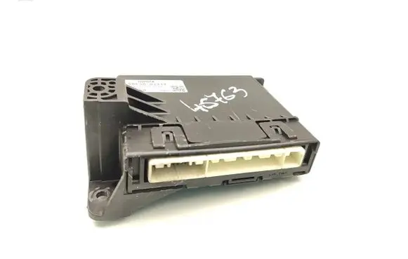 Toyota Avensis T270 Climate control unit 88650-05232 MB177700-8180