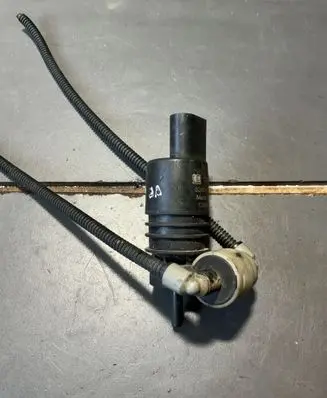 Opel Insignia A Windscreen/windshield washer pump 13250357 3240117