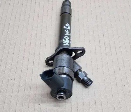 Volvo XC90 Fuel injector 8658352 0445110078