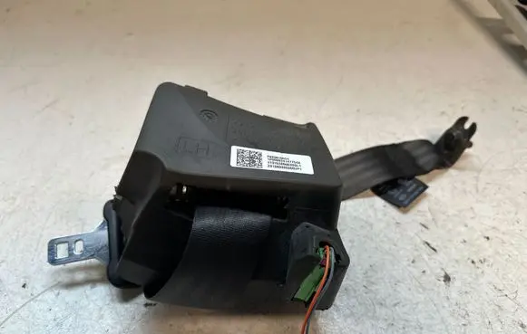 Toyota Verso Rear seatbelt 39818854